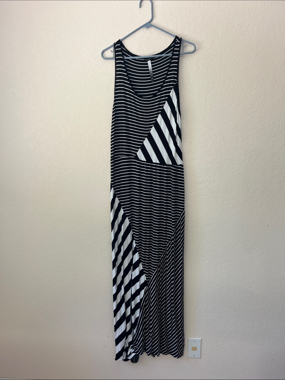 Kensie Black and White Striped Sleeveless Maxi Dress